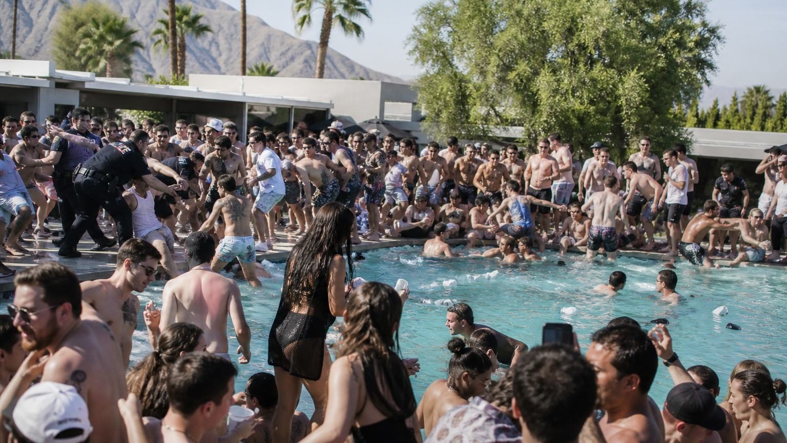 Palm Springs pool party turns chaotic after Chainsmokers set