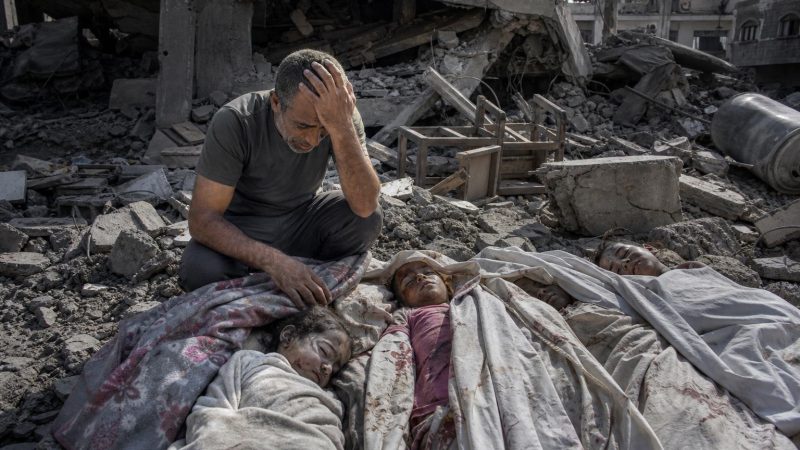 Gaza City Air Strike Kills Family of Six