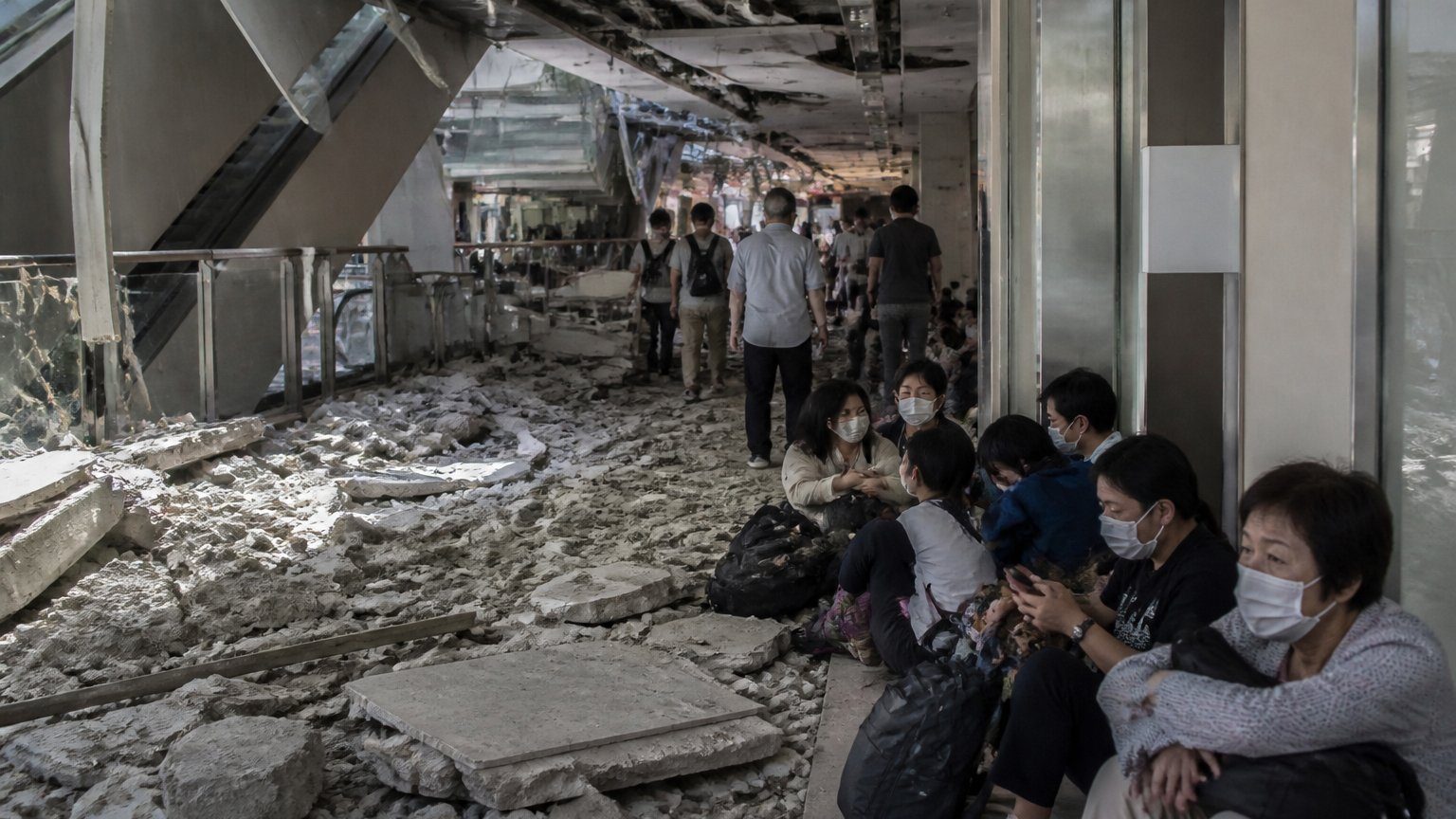Japan Earthquake Traps People in Kumamoto Mall