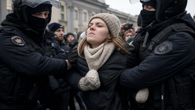 Russian Anti-War Critics Face New Crackdown
