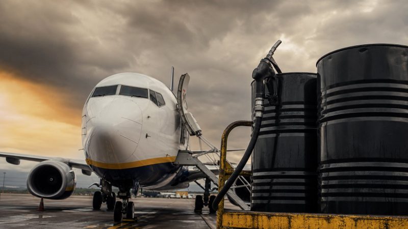 Ryanair Profits Fall as Fuel Costs Rise
