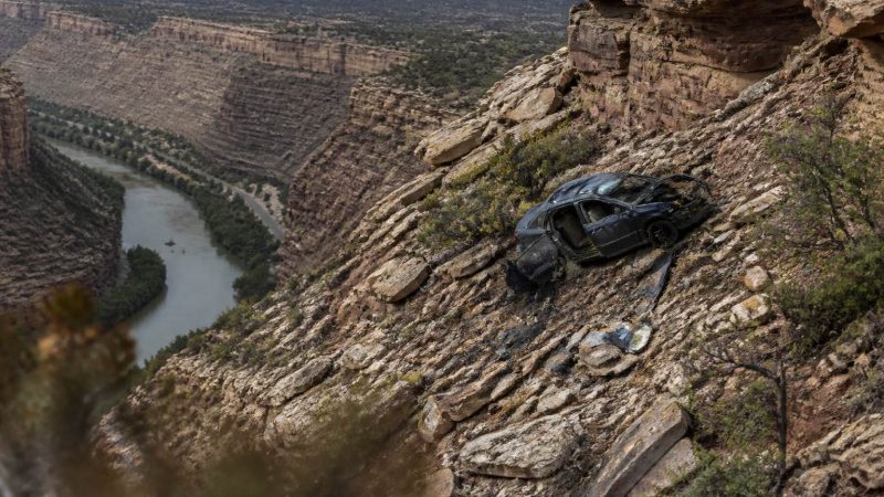 Colorado cliff crash kills five Grand Junction teens
