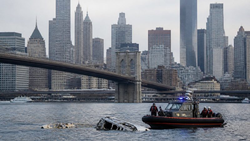 New York Harbor boat crash kills mom and baby